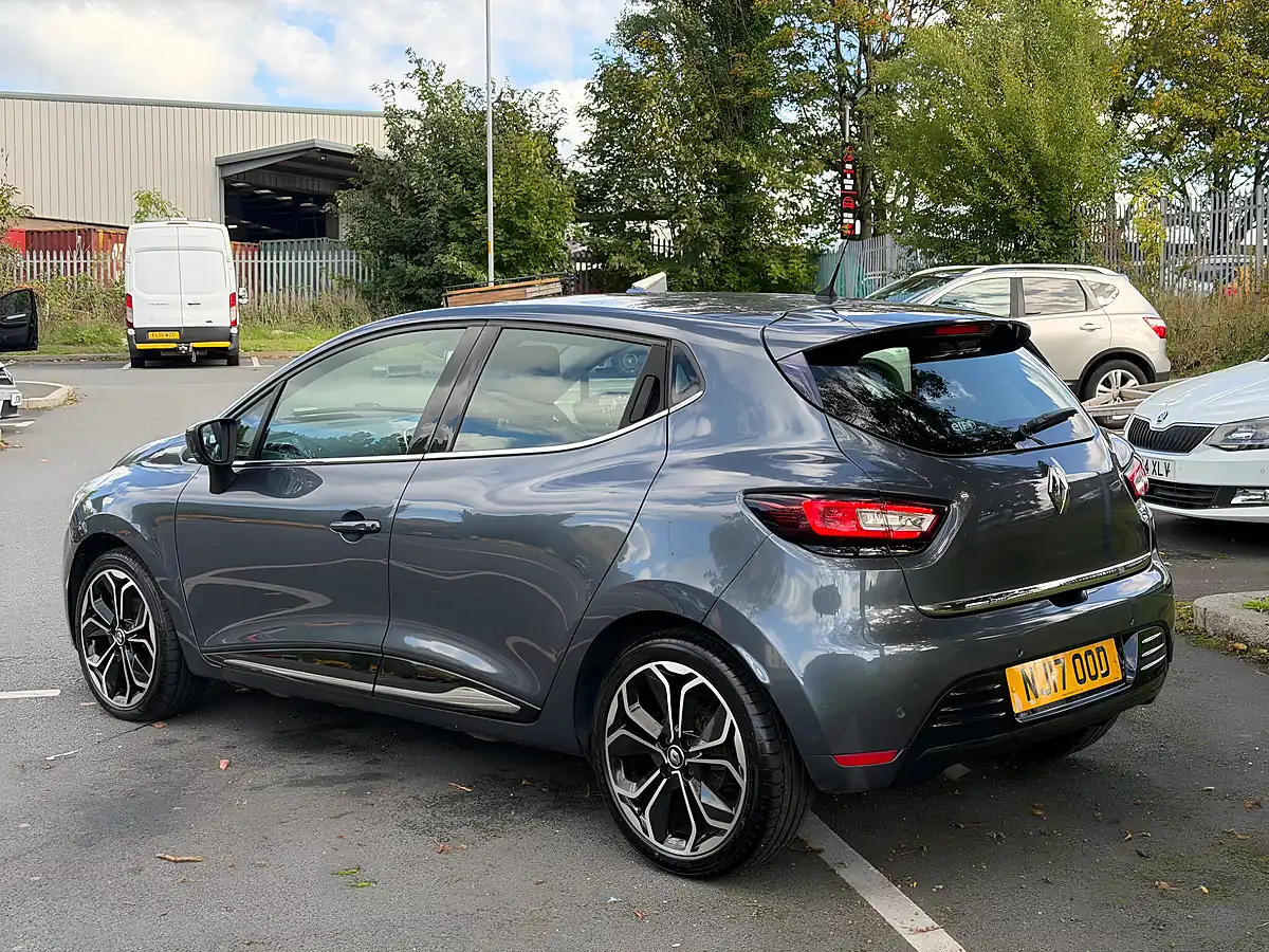 Used 2017 Renault Clio Dynamique S Nav Grey - Interior and Exterior details 5