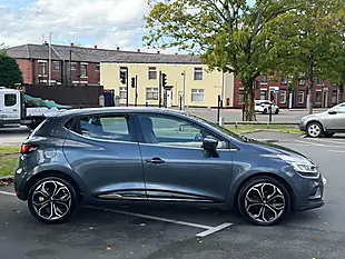 Used 2017 Renault Clio Dynamique S Nav Grey - Interior and Exterior details 6