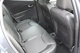 Used 2017 Renault Clio Dynamique S Nav Grey - Interior and Exterior details 4