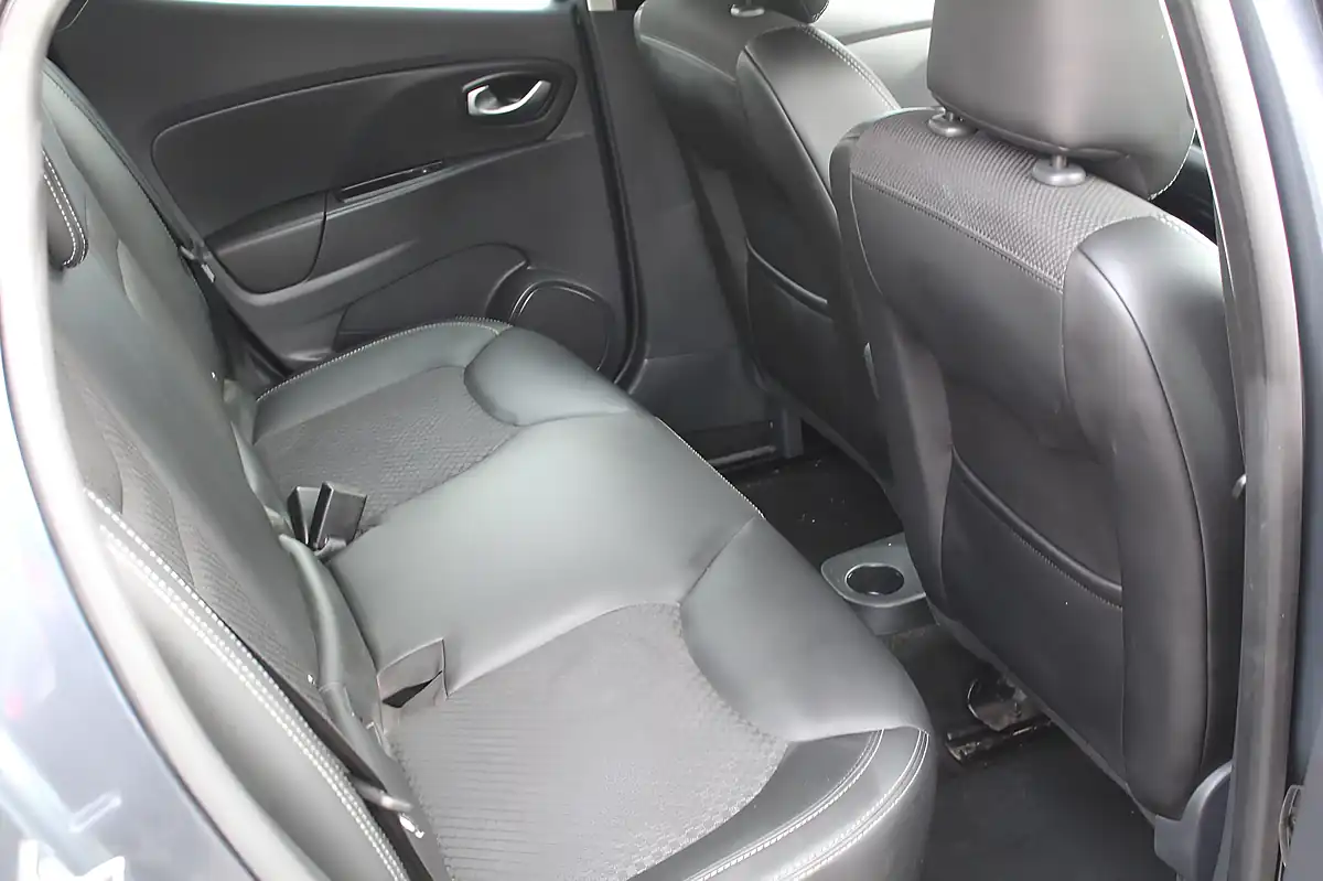 Used 2017 Renault Clio Dynamique S Nav Grey - Interior and Exterior details 4
