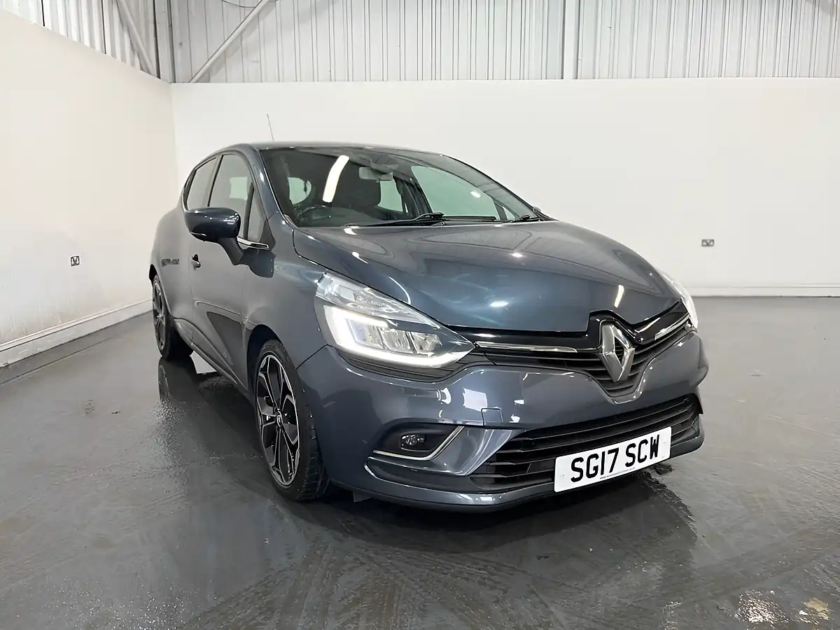 Used 2017 Renault Clio Dynamique S Nav Grey - Front View