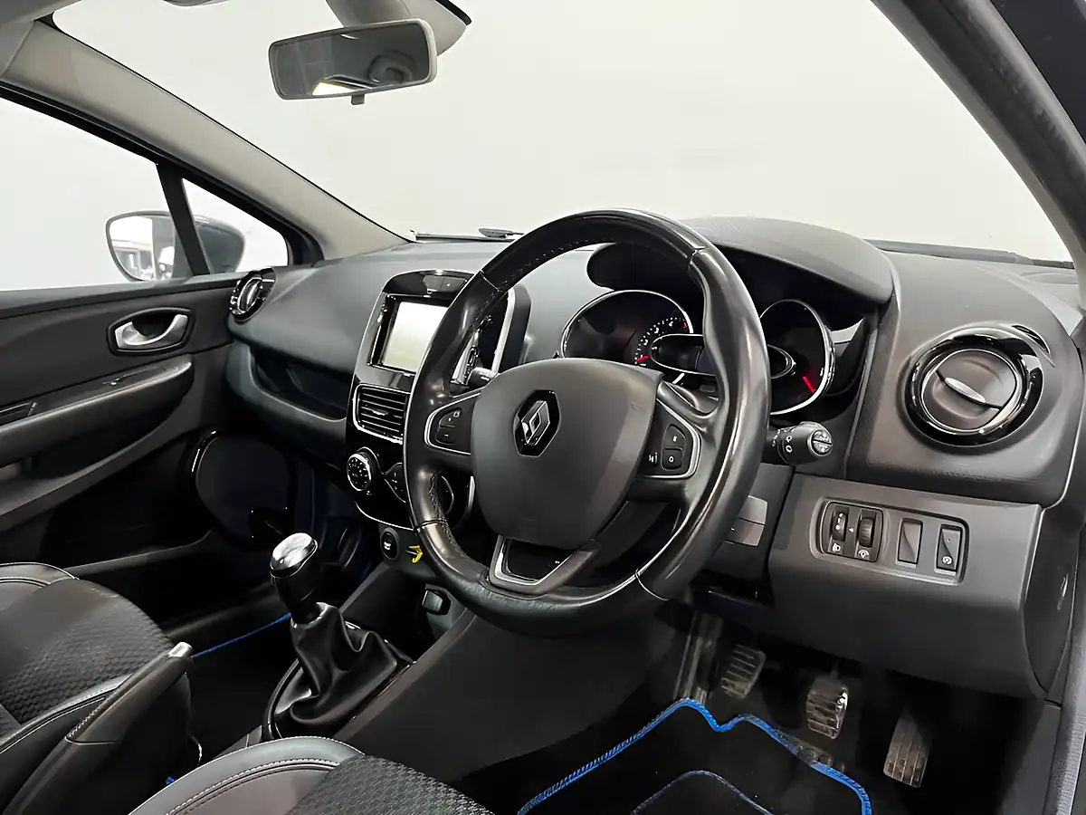 Used 2017 Renault Clio Dynamique S Nav Grey - Interior and Exterior details 12
