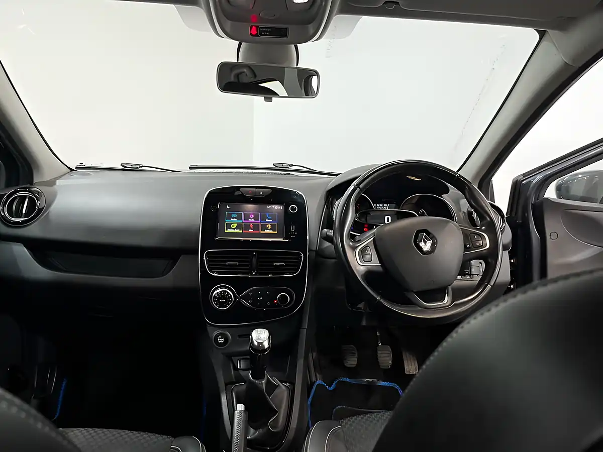 Used 2017 Renault Clio Dynamique S Nav Grey - Interior and Exterior details 15