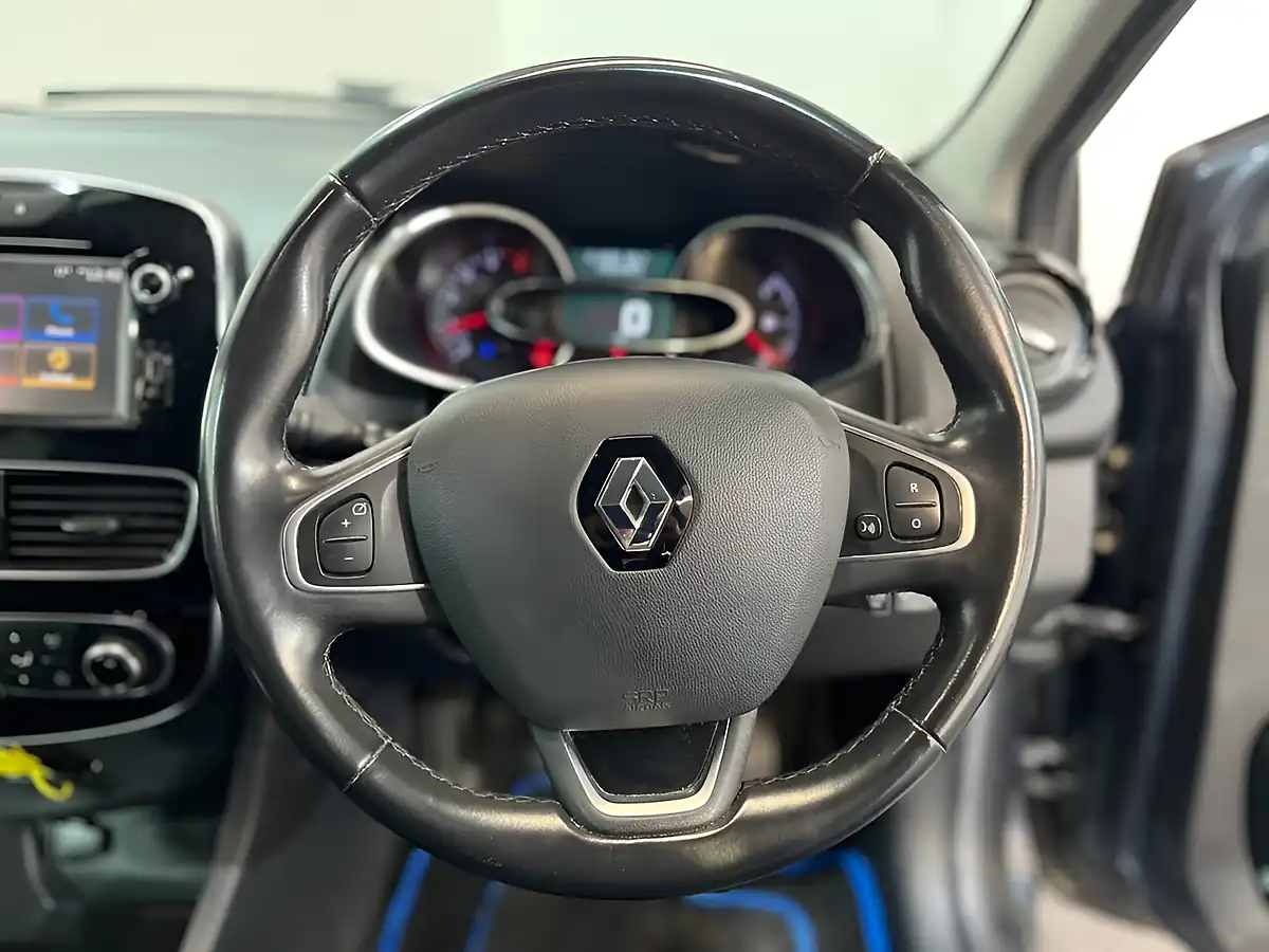 Used 2017 Renault Clio Dynamique S Nav Grey - Interior and Exterior details 19