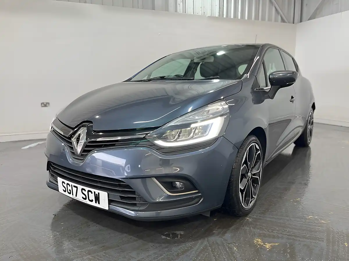 Used 2017 Renault Clio Dynamique S Nav Grey - Interior and Exterior details 3