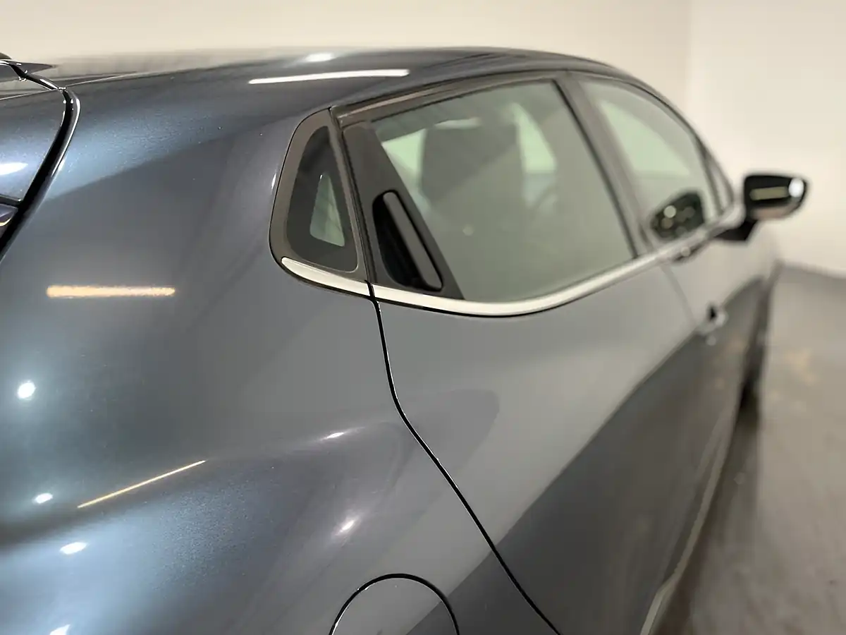 Used 2017 Renault Clio Dynamique S Nav Grey - Interior and Exterior details 4