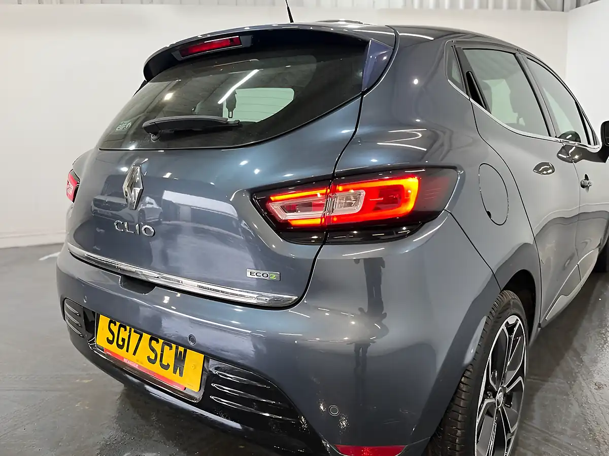 Used 2017 Renault Clio Dynamique S Nav Grey - Interior and Exterior details 6