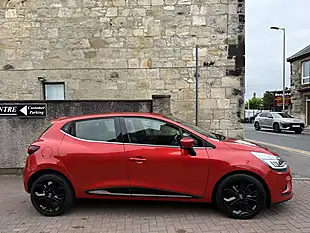 Used 2017 Renault Clio Dynamique S Nav Red - Interior and Exterior details 12