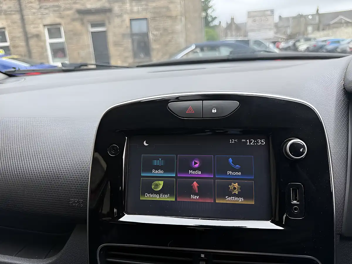 Used 2017 Renault Clio Dynamique S Nav Red - Interior and Exterior details 13