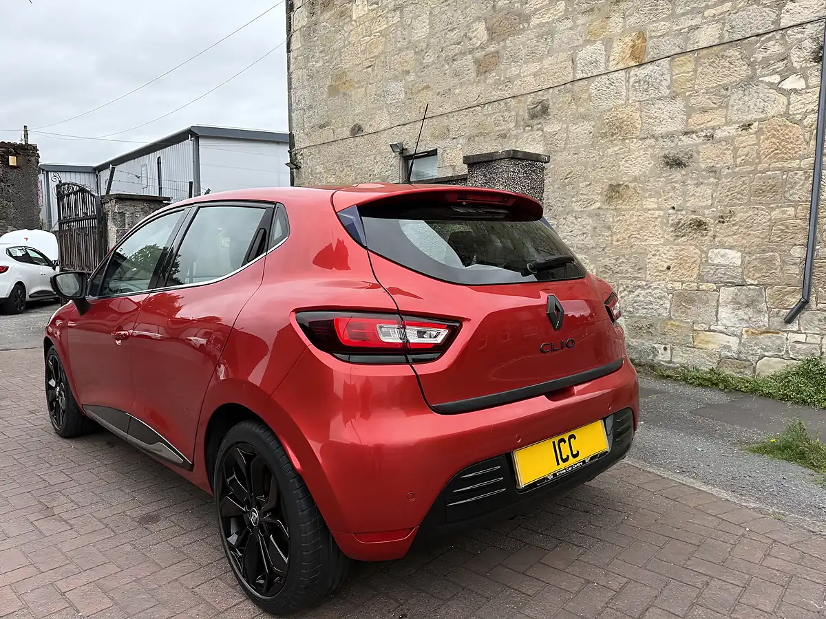 Used 2017 Renault Clio Dynamique S Nav Red - Interior and Exterior details 17