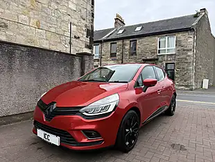 Used 2017 Renault Clio Dynamique S Nav Red - Interior and Exterior details 3