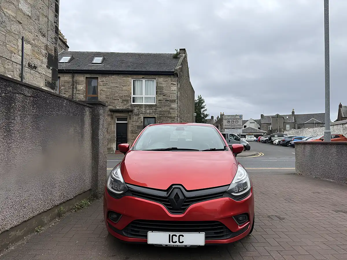 Used 2017 Renault Clio Dynamique S Nav Red - Interior and Exterior details 5