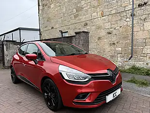 Used 2017 Renault Clio Dynamique S Nav Red - Interior and Exterior details 9