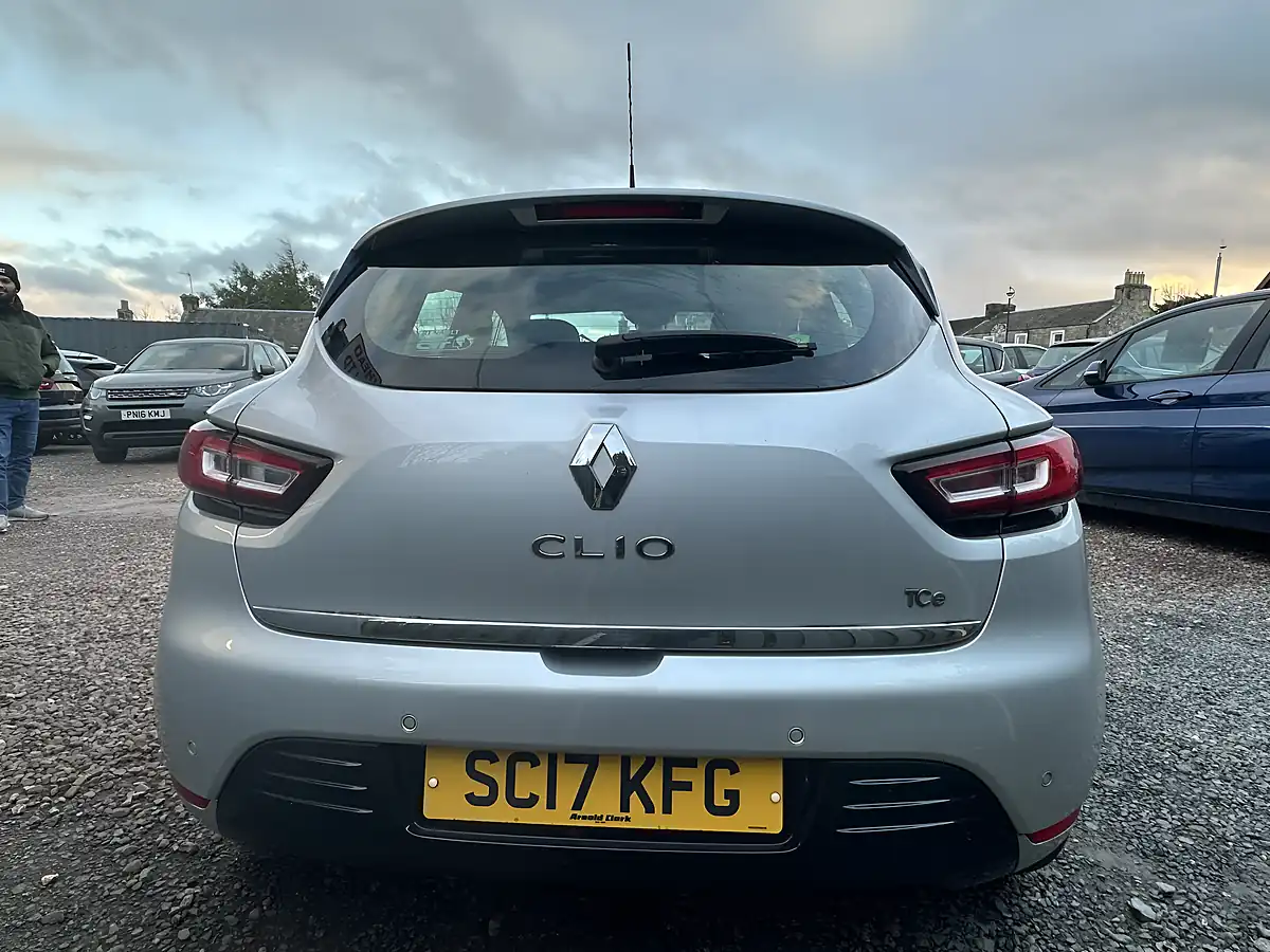 Used 2017 Renault Clio Dynamique S Nav Silver - Interior and Exterior details 11