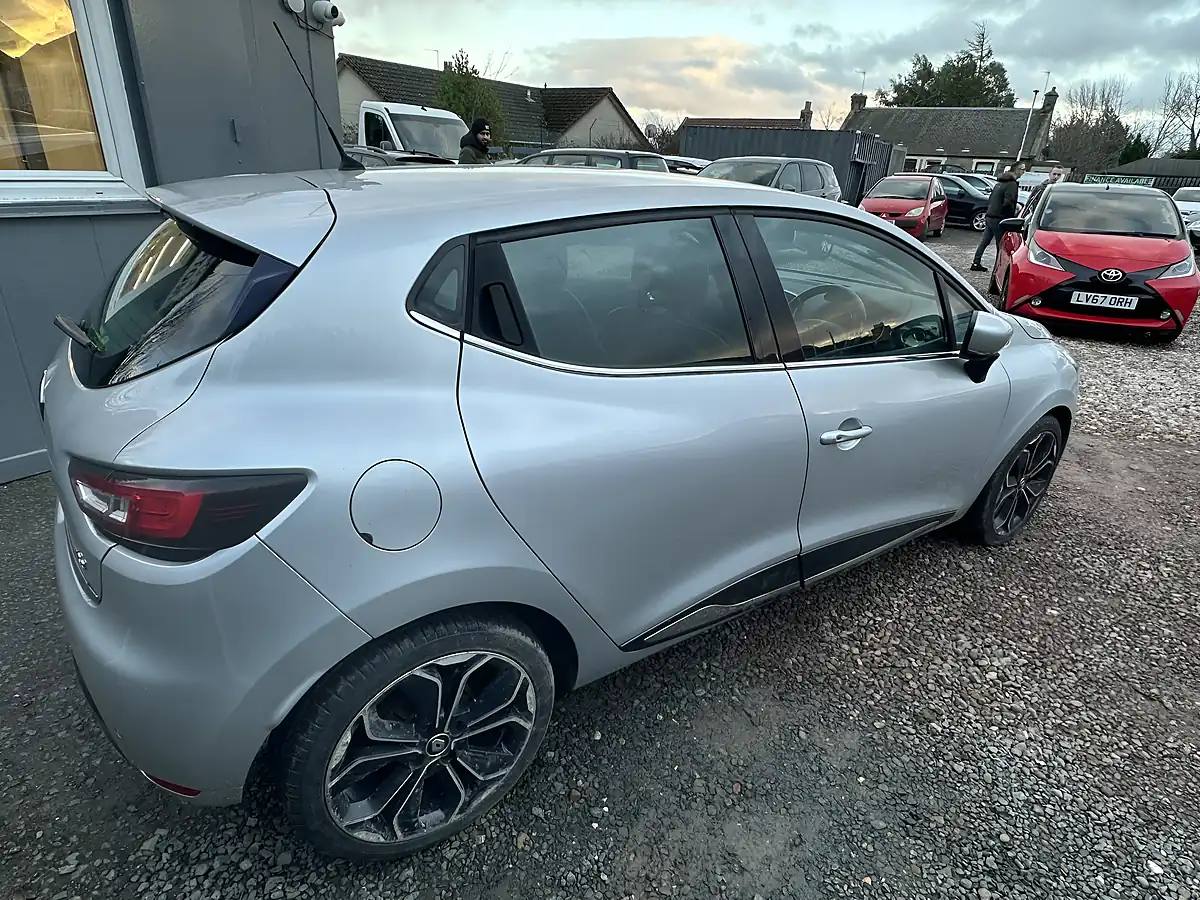 Used 2017 Renault Clio Dynamique S Nav Silver - Interior and Exterior details 13