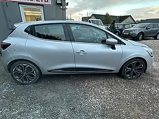 Used 2017 Renault Clio Dynamique S Nav Silver - Interior and Exterior details 16