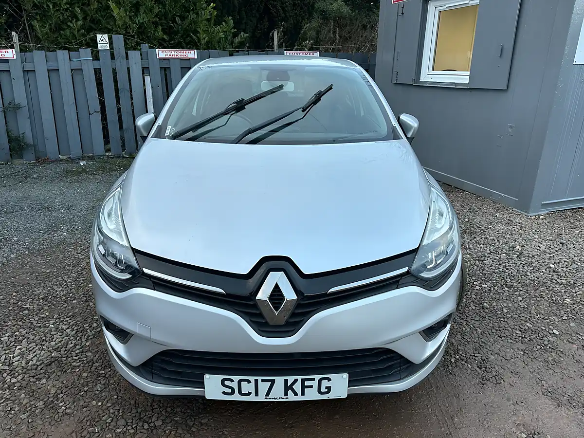 Used 2017 Renault Clio Dynamique S Nav Silver - Interior and Exterior details 3