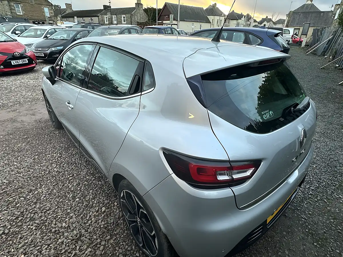Used 2017 Renault Clio Dynamique S Nav Silver - Interior and Exterior details 9