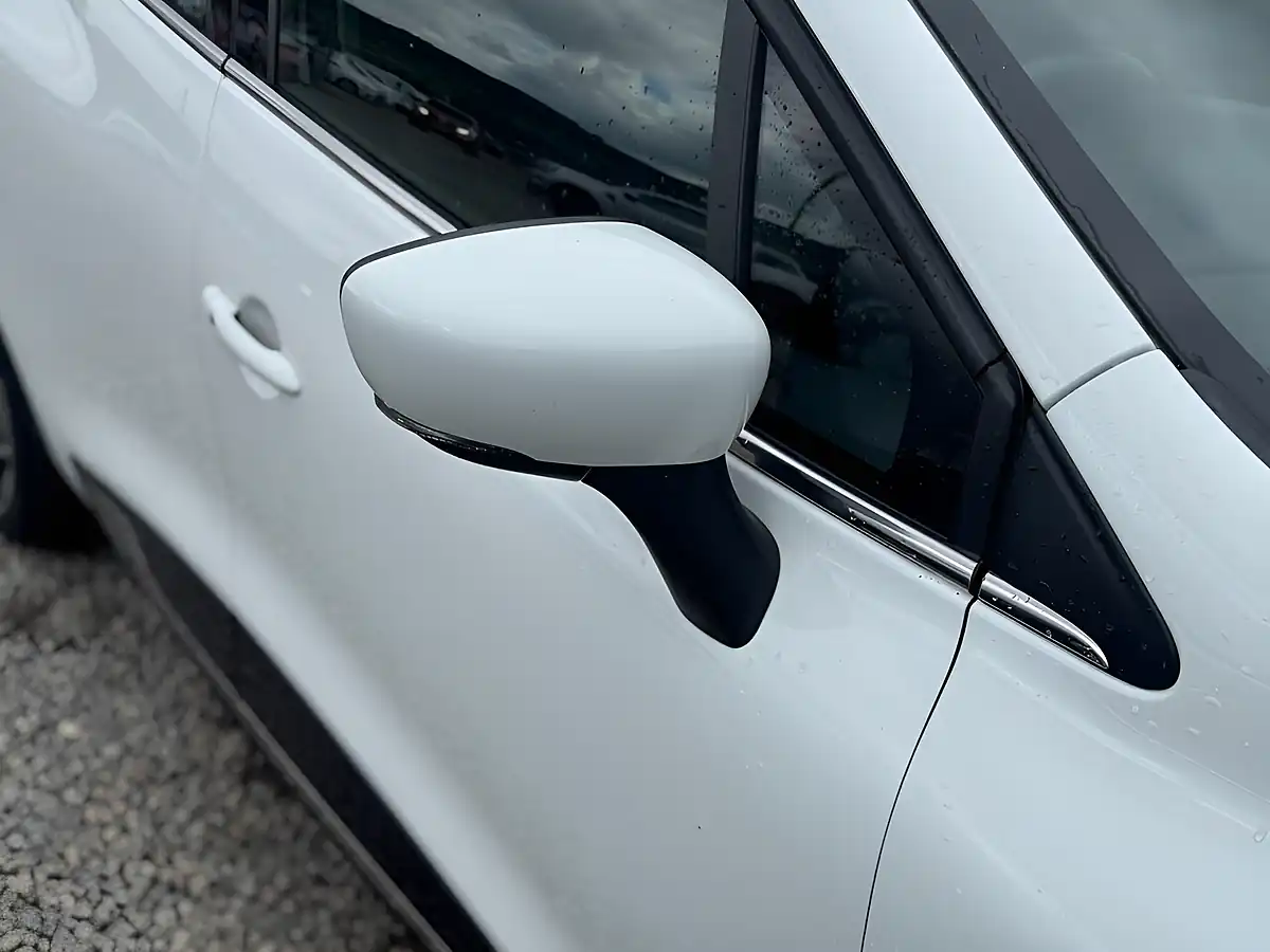 Used 2017 Renault Clio Dynamique S Nav White - Interior and Exterior details 10