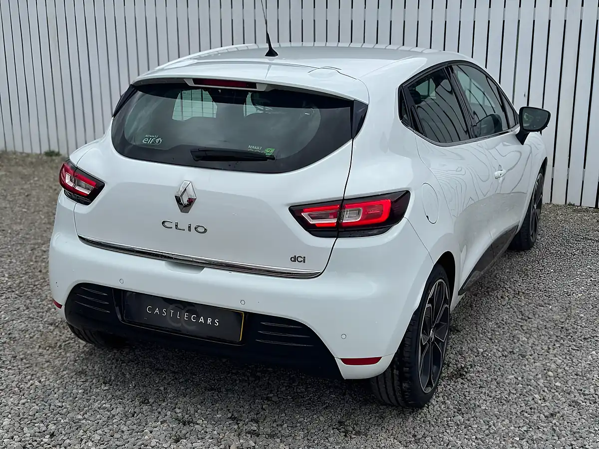 Used 2017 Renault Clio Dynamique S Nav White - Interior and Exterior details 5