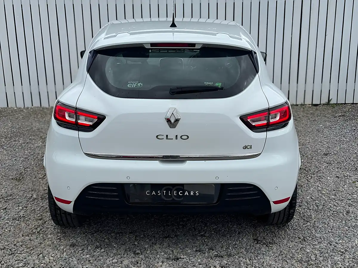 Used 2017 Renault Clio Dynamique S Nav White - Interior and Exterior details 6