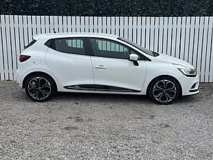 Used 2017 Renault Clio Dynamique S Nav White - Interior and Exterior details 7