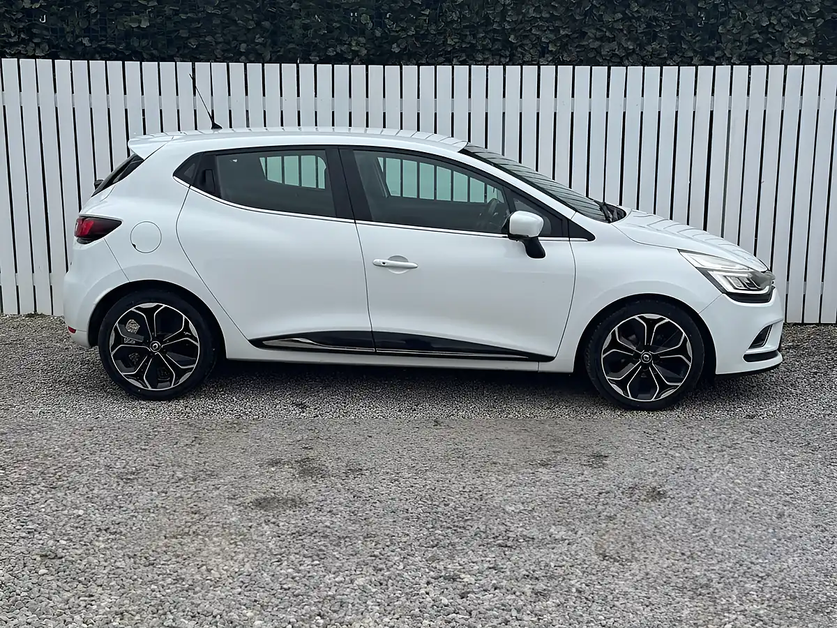 Used 2017 Renault Clio Dynamique S Nav White - Interior and Exterior details 7