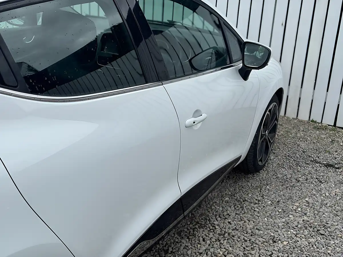 Used 2017 Renault Clio Dynamique S Nav White - Interior and Exterior details 9