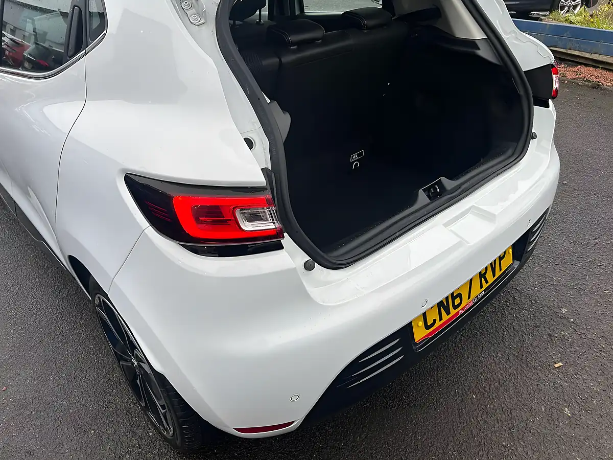 Used 2017 Renault Clio Dynamique S Nav White - Interior and Exterior details 10