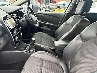 Used 2017 Renault Clio Dynamique S Nav White - Interior and Exterior details 13