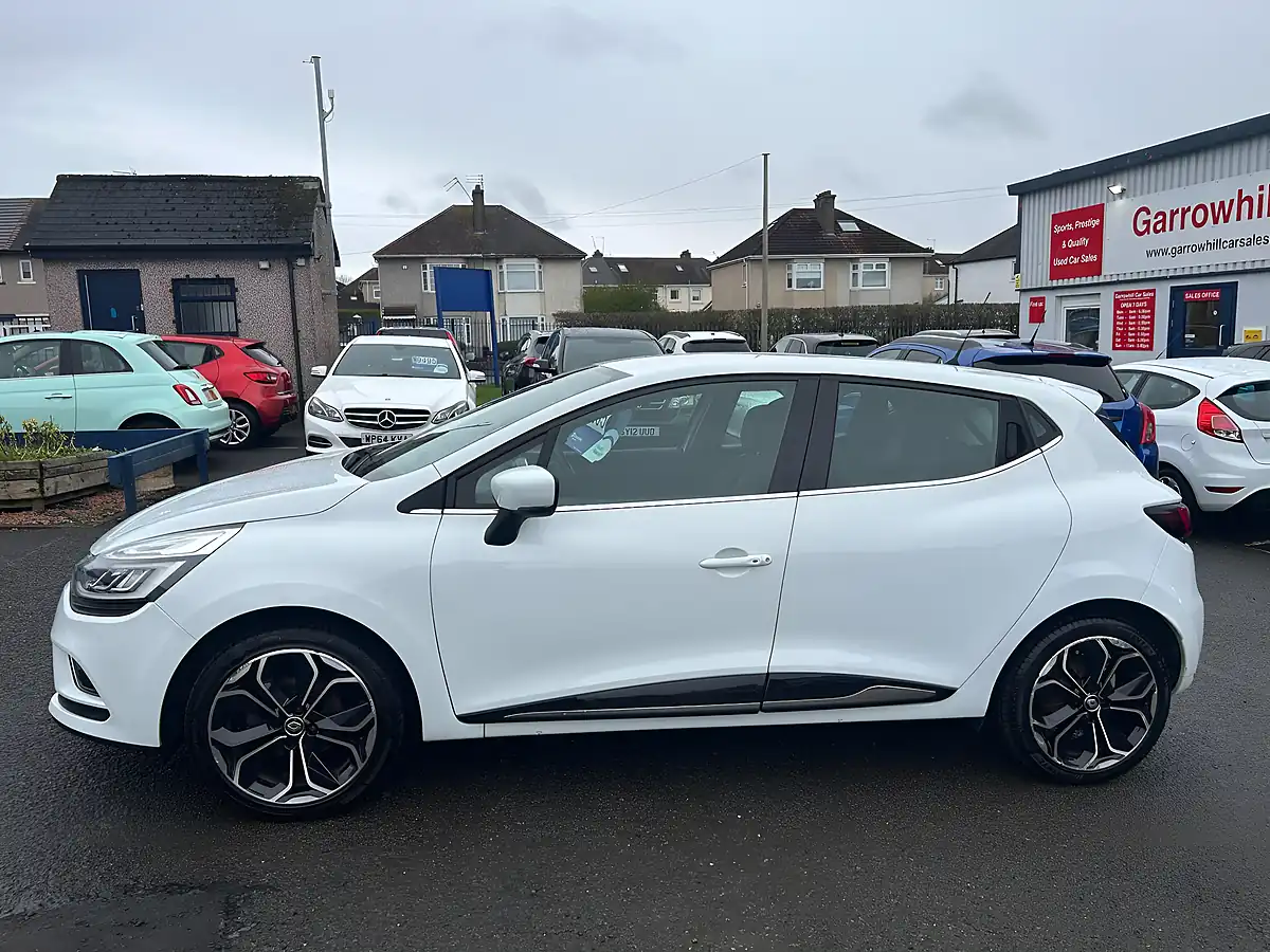 Used 2017 Renault Clio Dynamique S Nav White - Interior and Exterior details 7