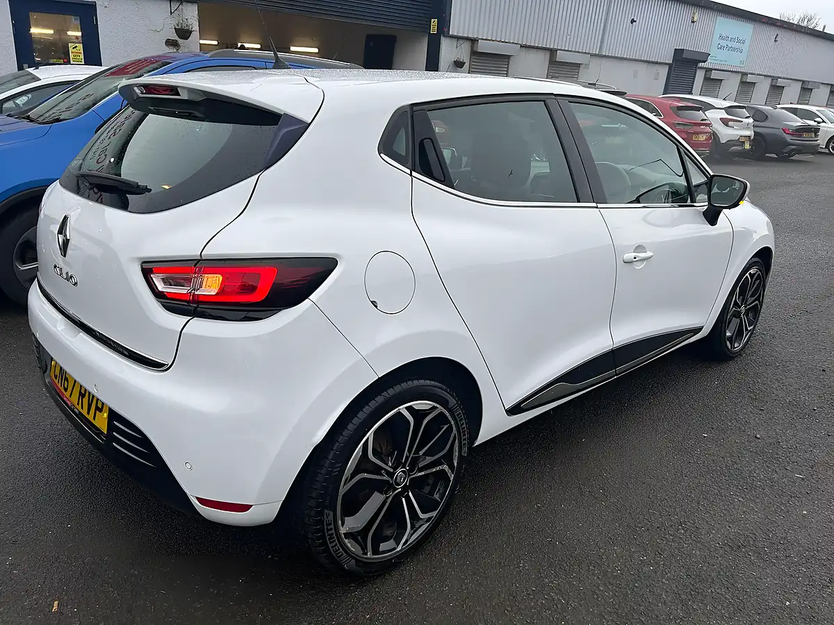 Used 2017 Renault Clio Dynamique S Nav White - Interior and Exterior details 9