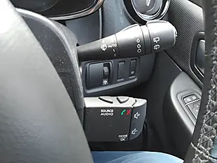 Used 2017 Renault Clio Dynamique S Nav White - Interior and Exterior details 19