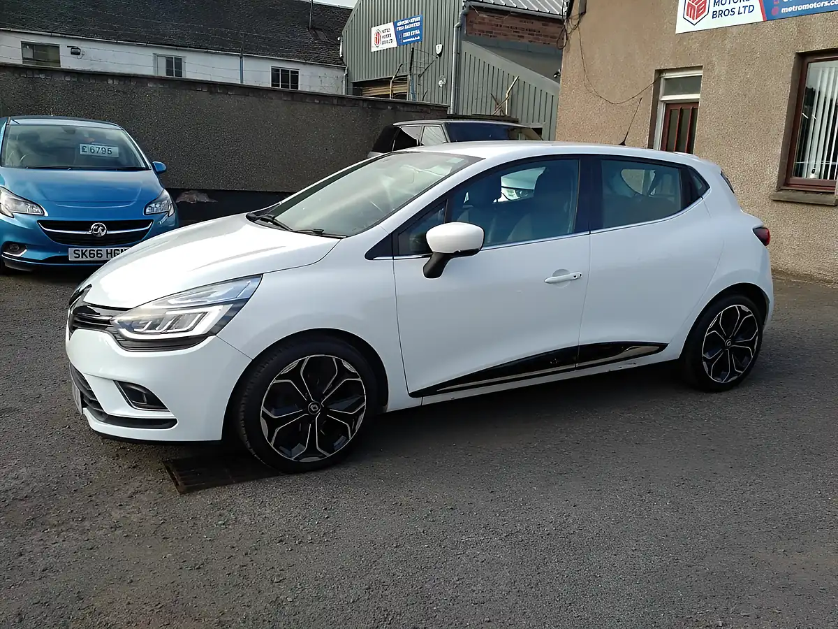 Used 2017 Renault Clio Dynamique S Nav White - Interior and Exterior details 2