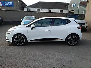 Used 2017 Renault Clio Dynamique S Nav White - Interior and Exterior details 3