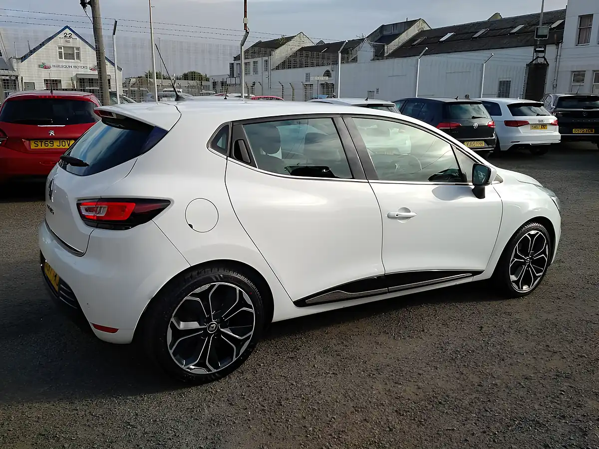 Used 2017 Renault Clio Dynamique S Nav White - Interior and Exterior details 7