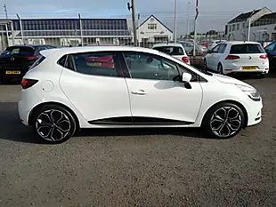 Used 2017 Renault Clio Dynamique S Nav White - Interior and Exterior details 8