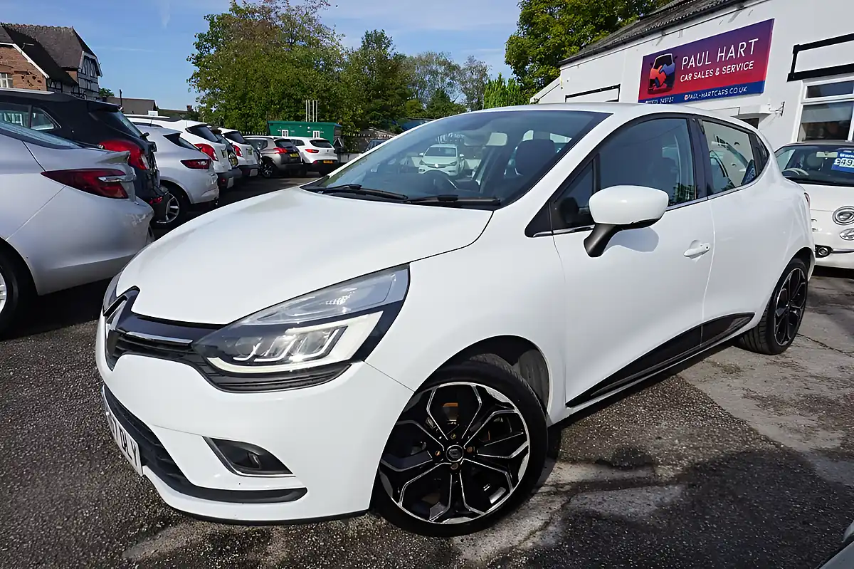 Used 2017 Renault Clio Dynamique S Nav White - Front View