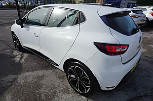 Used 2017 Renault Clio Dynamique S Nav White - Interior and Exterior details 4