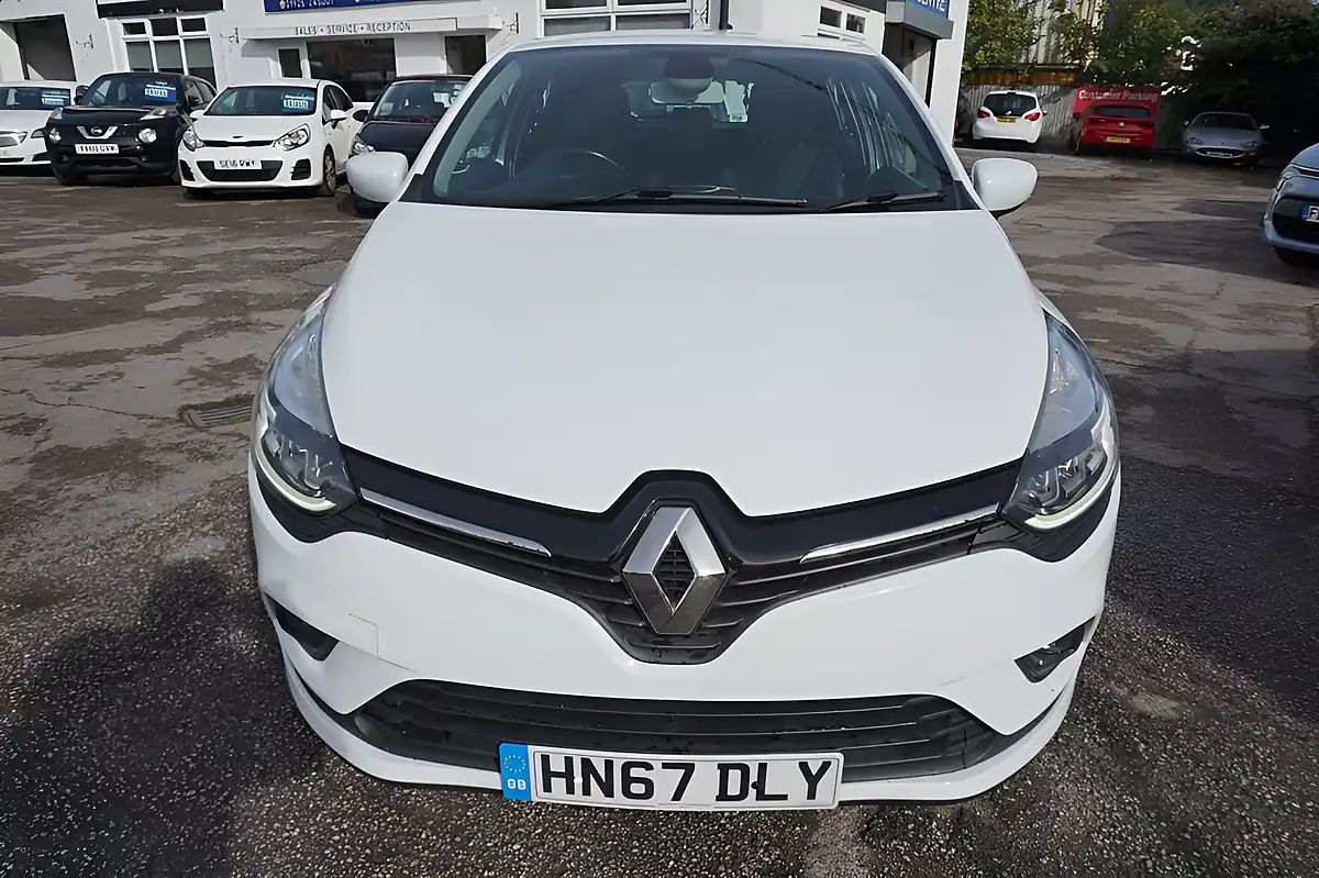 Used 2017 Renault Clio Dynamique S Nav White - Interior and Exterior details 9