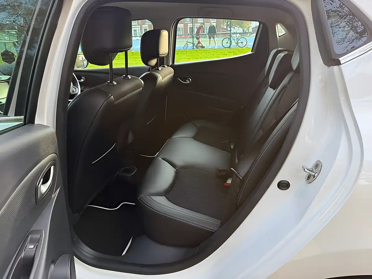 Used 2017 Renault Clio Dynamique S Nav White - Interior and Exterior details 12