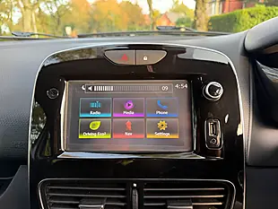 Used 2017 Renault Clio Dynamique S Nav White - Interior and Exterior details 18