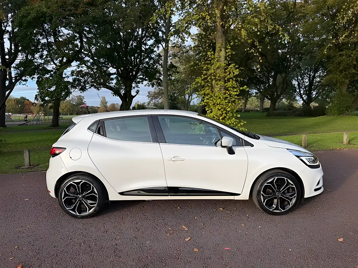 Used 2017 Renault Clio Dynamique S Nav White - Interior and Exterior details 2