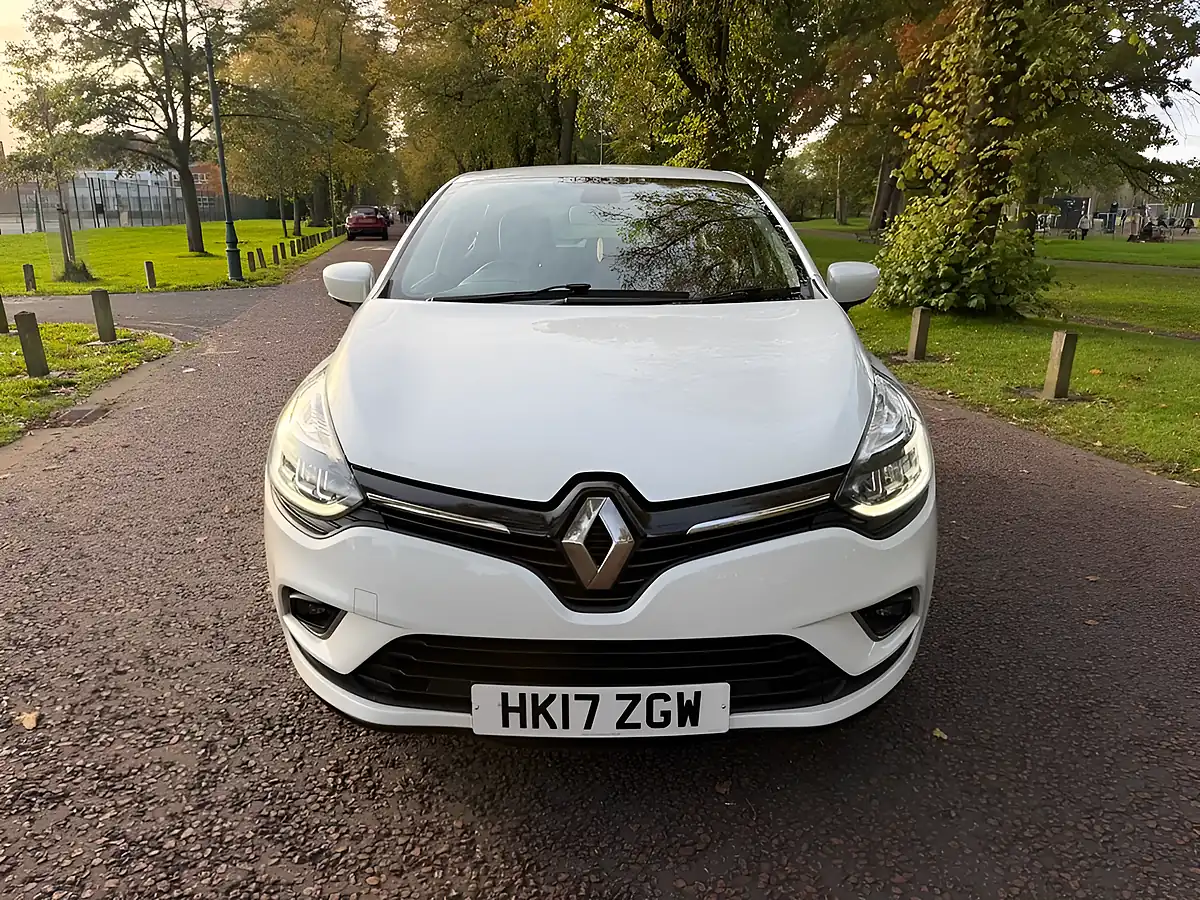 Used 2017 Renault Clio Dynamique S Nav White - Interior and Exterior details 6