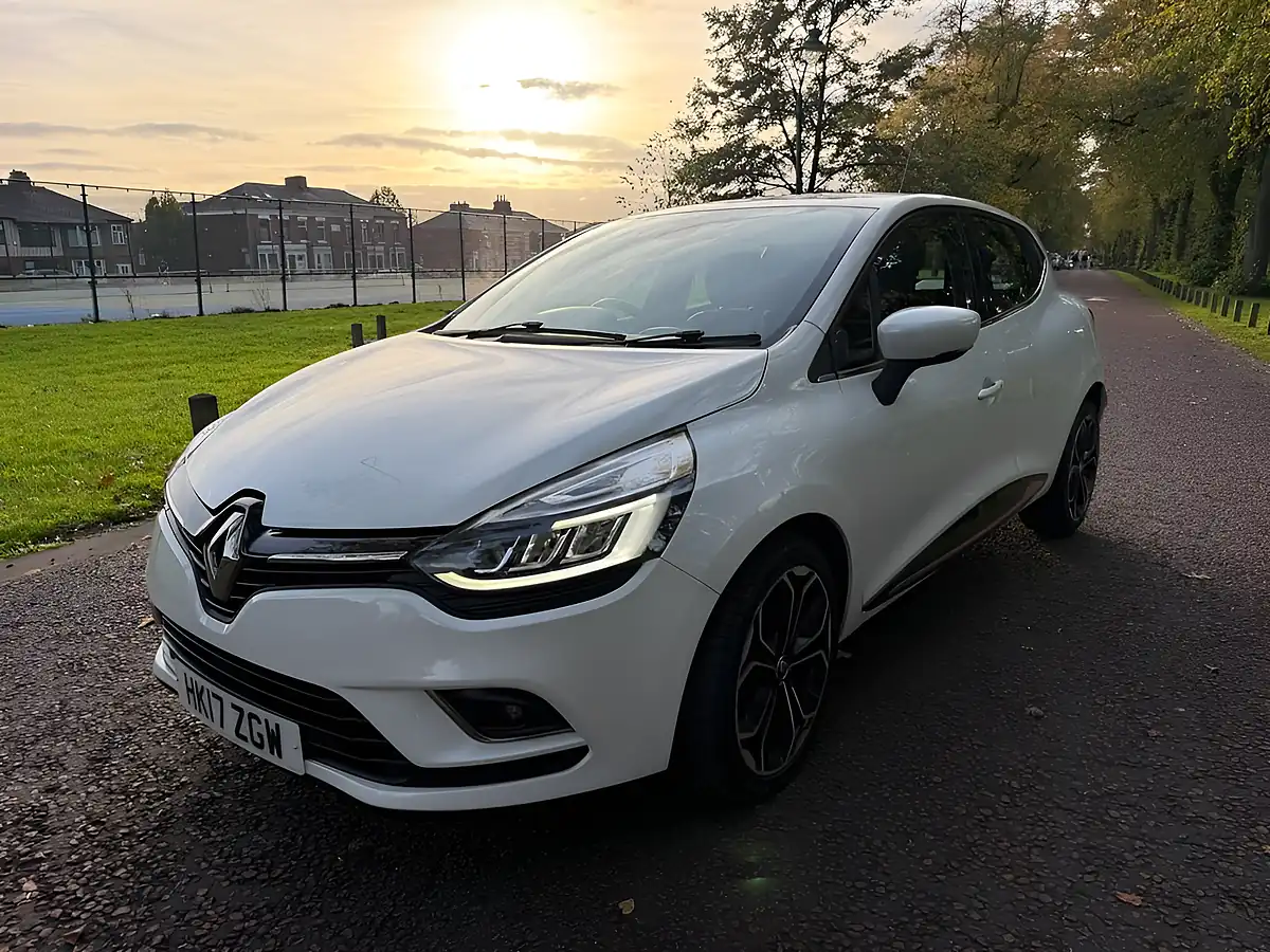 Used 2017 Renault Clio Dynamique S Nav White - Interior and Exterior details 7
