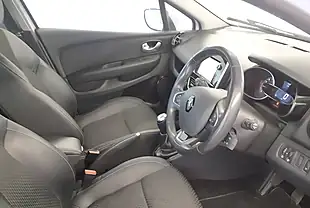 Used 2017 Renault Clio Dynamique S White - Interior and Exterior details 3