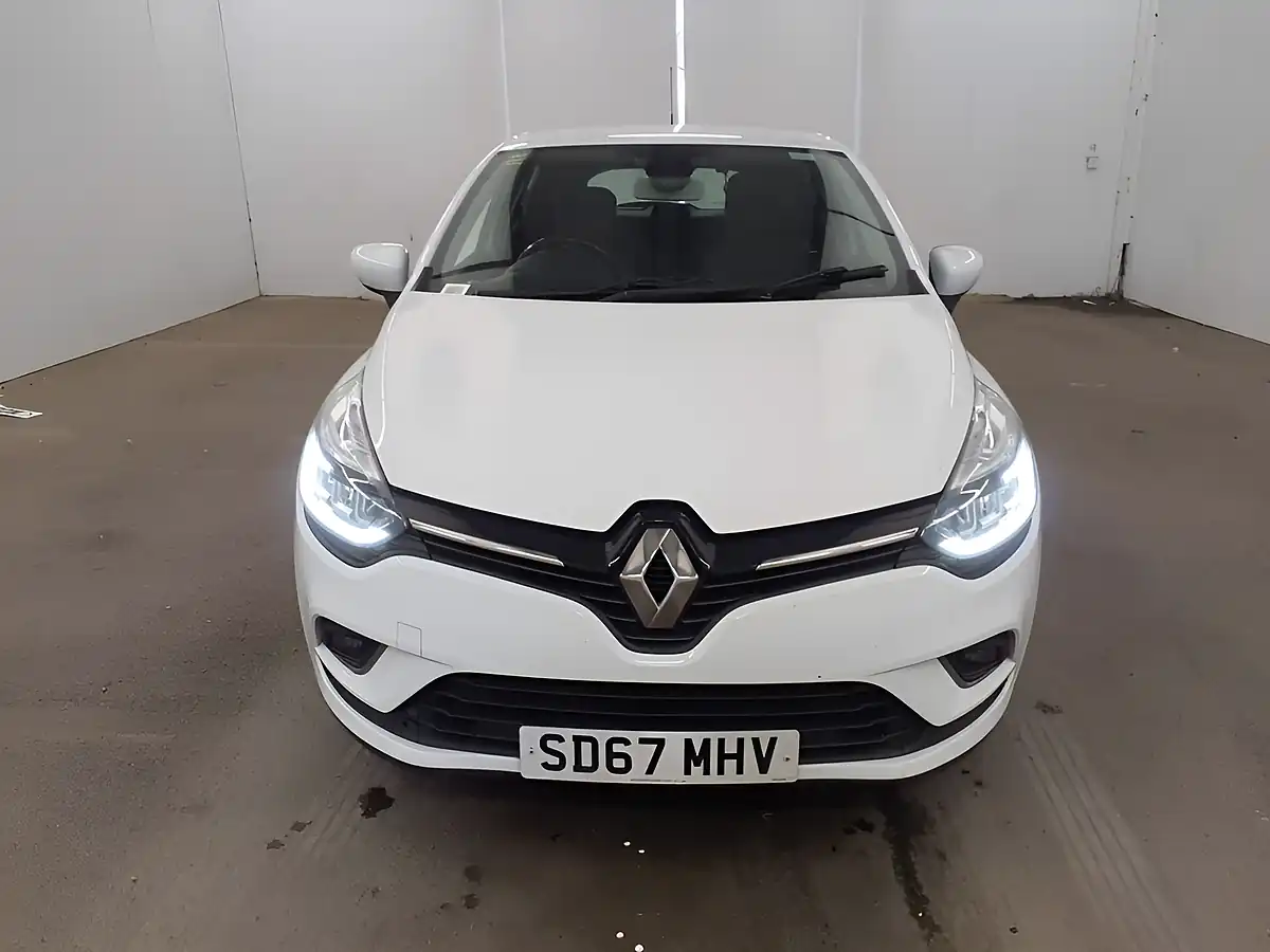Used 2017 Renault Clio Dynamique S White - Interior and Exterior details 5