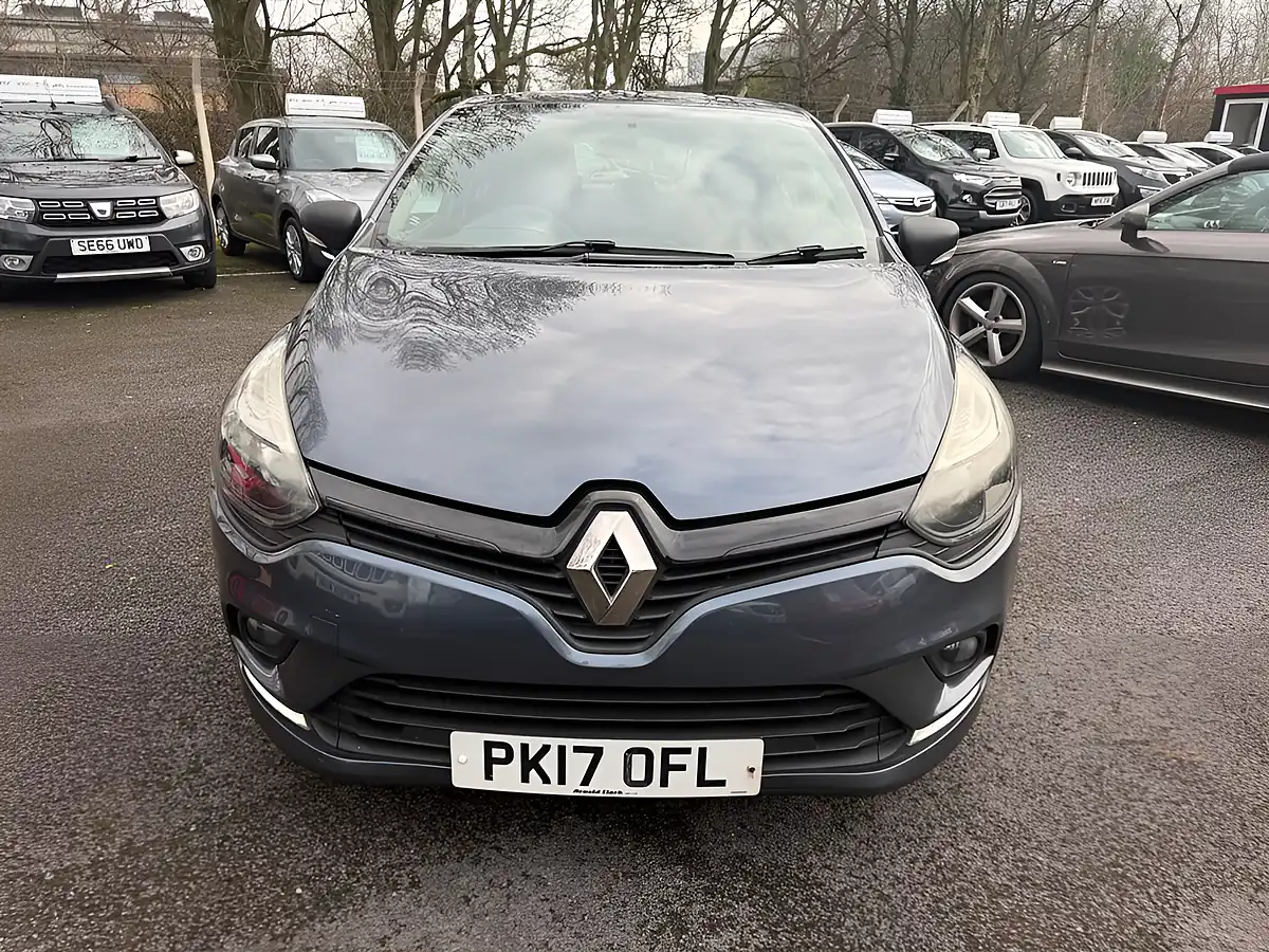 Used 2017 Renault Clio Play Grey - Interior and Exterior details 10