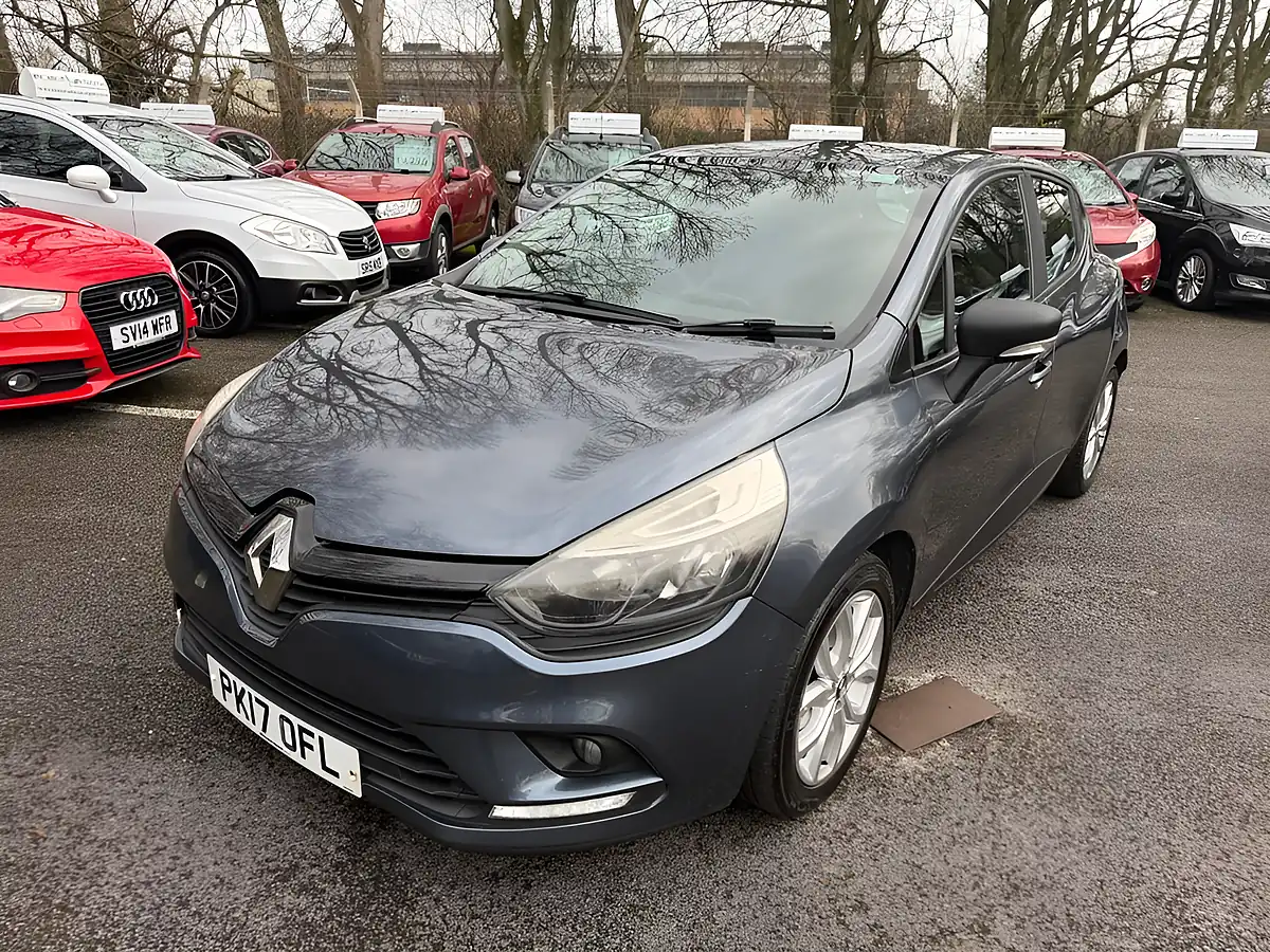 Used 2017 Renault Clio Play Grey - Interior and Exterior details 3
