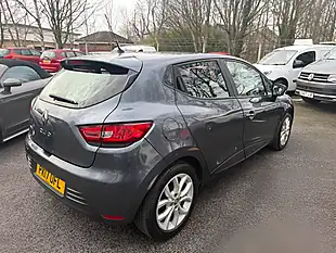 Used 2017 Renault Clio Play Grey - Interior and Exterior details 7